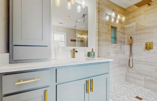 Serene 3BR Waterfront Retreat With A/C, Wifi, Two Kayaks, and Full Kitchen - Foto 14