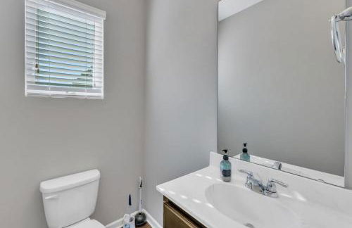 3BR Townhouse King Bed Garage Near NC State - Foto 37