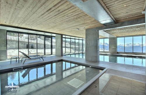 ARC 1600, LE RIDGE, Appartement 10 personnes Duplex Vue Montagne - ski aux pieds - Sauna, Hammam, Piscine, Salle de salle de sport-fitness - Foto 47