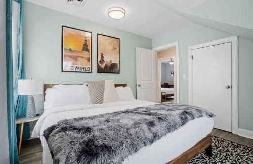 Beautifully Renovated 6BR 2BA 2 Blocks to Beach - Foto 16