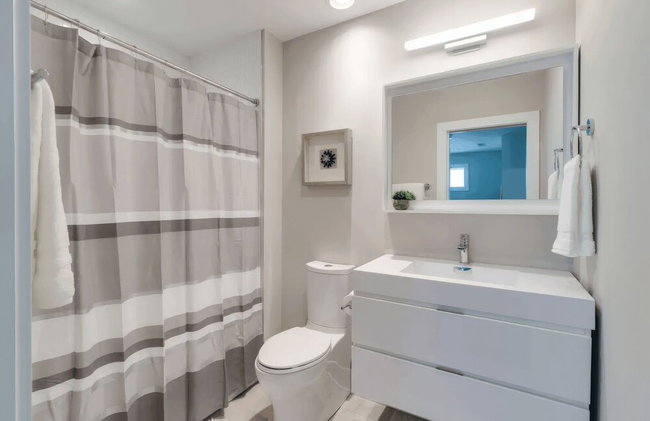 Luxe 4bdr w/ Balcony & Parking, 10 Mins to Broadway 9th Avenue by Avantstay - Foto 21