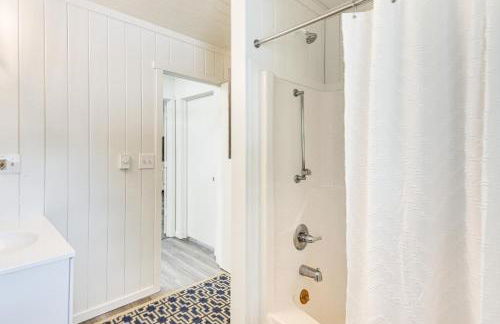 Pet-Friendly Buxton Home with Balcony, 2 Mi to Beach - Foto 14