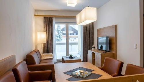 FeWo Auszeit am Lift I Direkt an der Skipiste I Whirlpool-Wanne I Tiefgaragenstellplatz I 2min zum Wanderweg - Foto 5