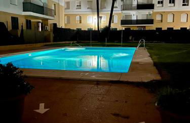 La Bodega del Mar - Luminoso y céntrico apto con piscina en verano y parking - Foto 6