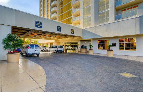 MGM Signature-17-801 1Br2Ba F1 Strip View Balcony - Foto 63