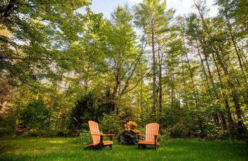 Modern Woodland Escape w Wshr dryer and Large Yard - Foto 26