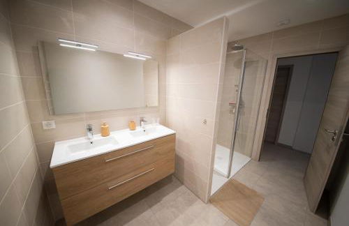 La Bulle Dorée Luxury private Jacuzzi House 4 BR Tourist Center - Foto 11