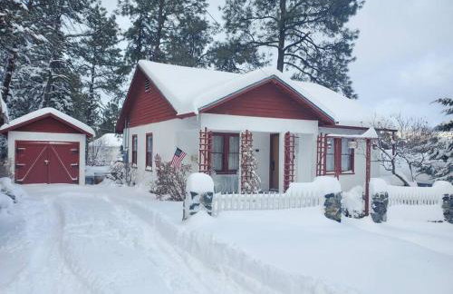 PRIVATE HOME Walk to Downtown CHERRY BLOSSOM COTTAGE Hot Tub SLEEPS UP TO 6 GUESTS - Foto 24