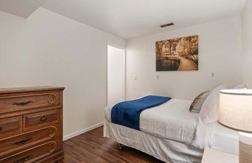 Lakefront Home Private Dock with Main Channel View - Foto 25