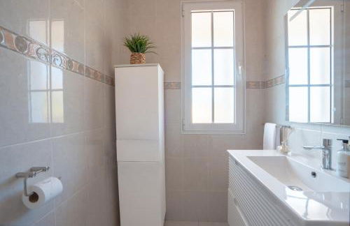 Casa das Lajes by LovelyStay - Foto 6