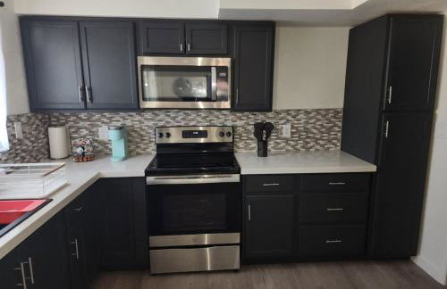 Mid-century rural ranch house minutes to the strip - Foto 8