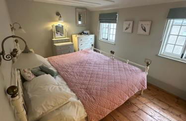 Little Monmouth 4 bedroom cottage, Old town Lyme Regis, dog friendly and parking - Photo 18