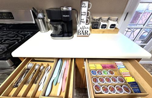 Peaceful West: 4BR Dusk Haven - Foto 17