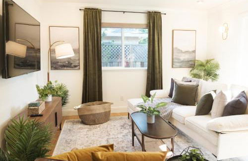 Serene Escape 2BD Private Patio & Firepit near Stanford - Foto 18