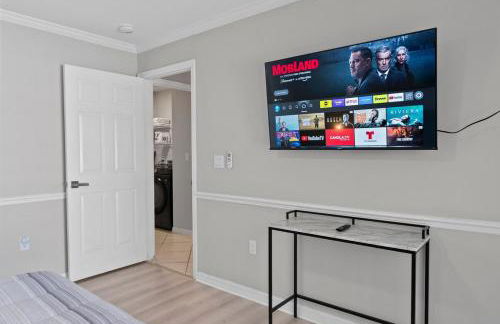 Relaxing 3BR Heated Pool & Hot Tub Retreat - Foto 12