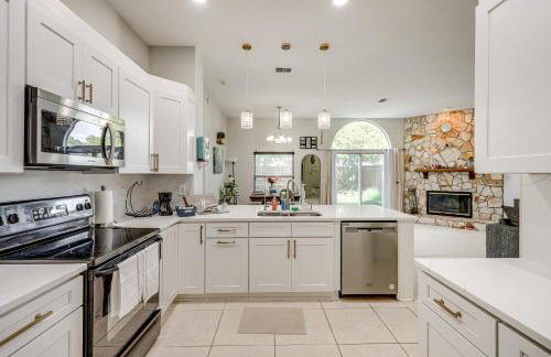 Jacksonville Family Home Near Shopping and Dining! - Photo 4