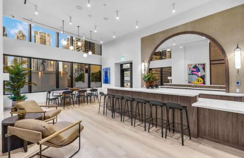 Modern Downtown Condo with Pool Gym BBQ Game Room CoWorking Spaces - Foto 43