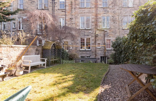 Beautiful & Bright 2BD Flat - Haymarket - Photo 27