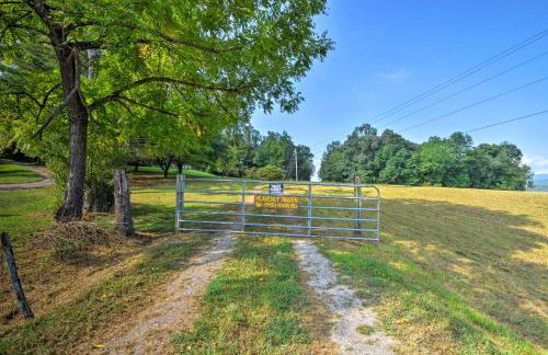 Andrews Cabin with Game Room and Covered Porch! - Foto 28