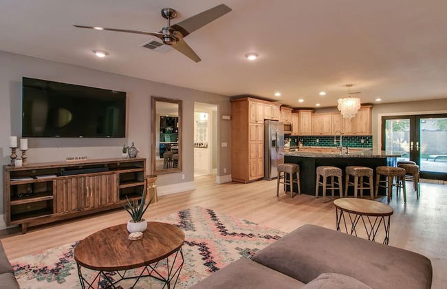 Relaxing 4 Bdrm Retreat in the Heart of Scottsdale - Foto 12