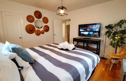 The Blue Sapphire 2BR 2 King beds & ample backyard - Foto 24