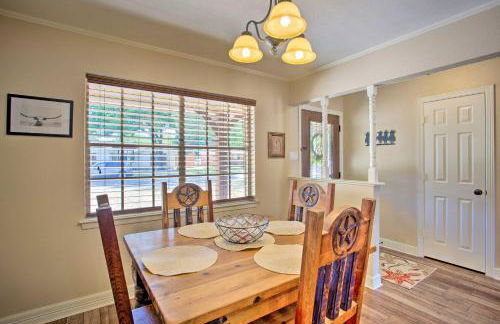 Home in Historic Waxahachie with Yard and Patio! - Foto 6