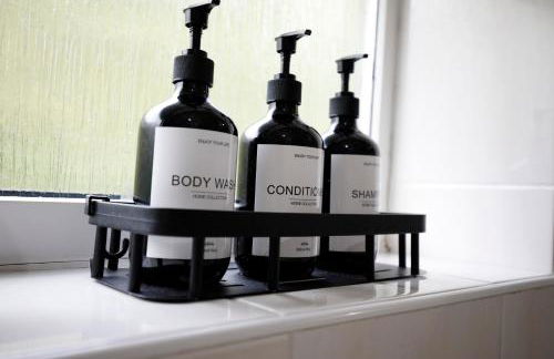 Spacious 3BR by Avalora Shortlets & Serviced Accommodations Queensway with big garden, Near train station - Foto 39