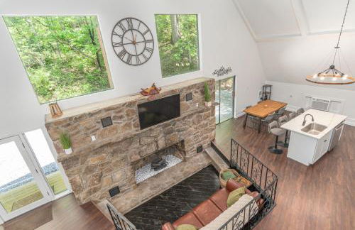 Renovated Barn in the Woods with Hot Tub - Foto 1