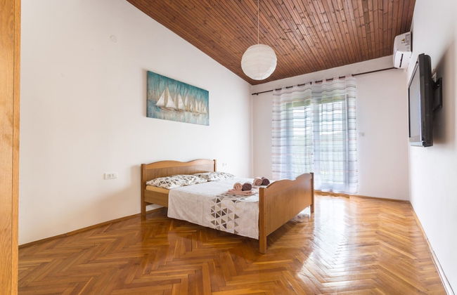 Large 150 m2 apt With Pool and 500 m2 Garden - Foto 5