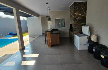 Linda Casa Nova e com piscina - Foto 19