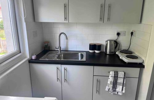 Remarkable Cozy 1-bed Studio in Romford London Uk - Foto 29