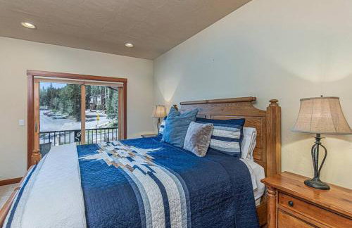 HotTub-Elkpoint-True Ski In Ski Out Family &Pet Friendly - Photo 25