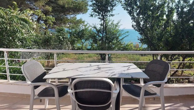 Bral Currila Peaceful Beachfront Apt - Foto 5, Balcón