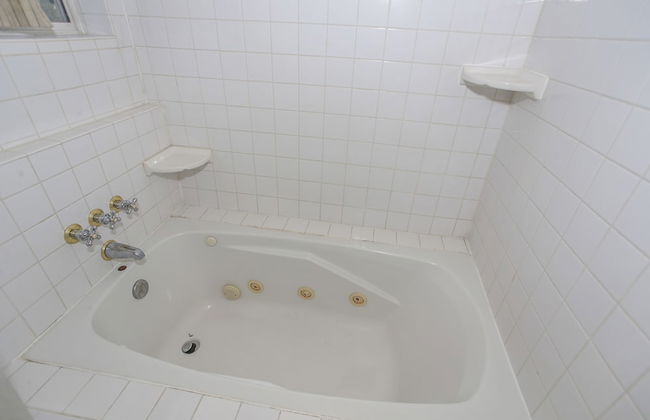 Abe's Cool Cabin - Nice luxury home with a game room, hot tub, and pool table - Foto 47