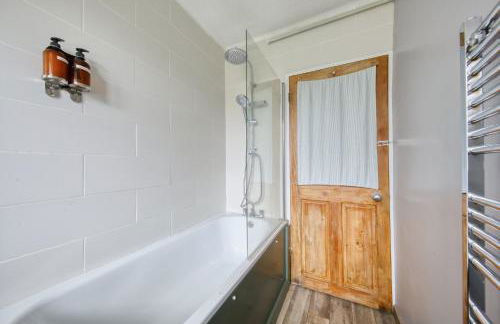 2 bed flat - SW London with parking - Foto 10
