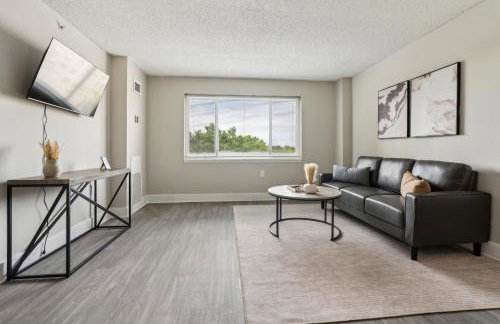 Legacy at Imperial Village 704 I 1 Bed 1 Bath - Foto 9