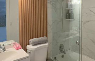 Bright, Modern Home Close to Great Beaches! - Foto 6