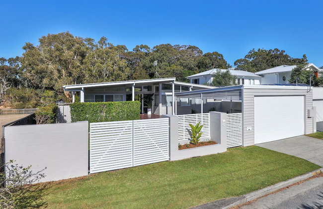 Luxe Waterfront Stay -Tallebudgera Creek - Foto 14