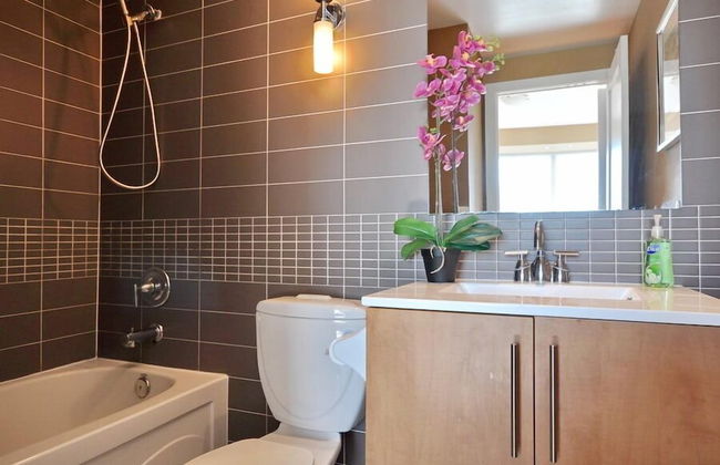 Condos with Parking & Gorgeous View - Foto 29