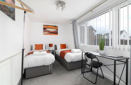 Sittingbourne Lodge, free car park - 4 Cars - Photo 13