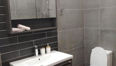 Oasis Apartments - Photo 2