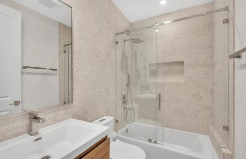 Villa in Coral Gables with Pool Jacuzzi Game Room - Foto 40