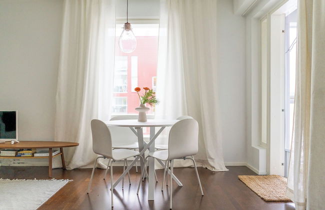 1br with Private Sauna and Balcony - Photo 8