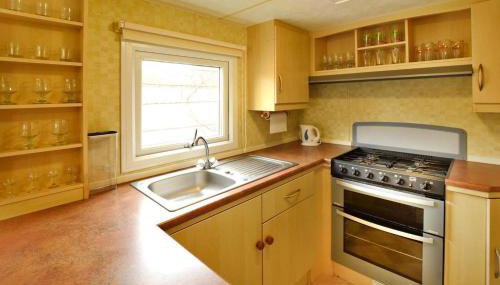 Cottage by Ostrowieckie Lake with Private Beach - Foto 5