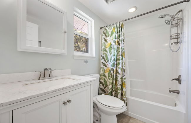 Charming Home in Heart of Downtown Pet Friendly! - Foto 15