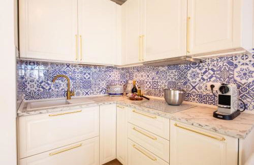 Infinity Blue - Sunny Apartment With The View - Photo 9