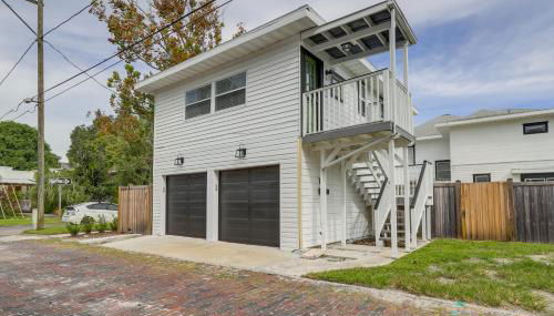 Bright St Petersburg Apartment, Walk to Downtown! - Foto 3