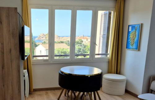 City center apartment with sea view - Foto 24