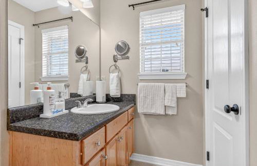 Comfortable 3BR for Families Near Blackwater - Foto 3