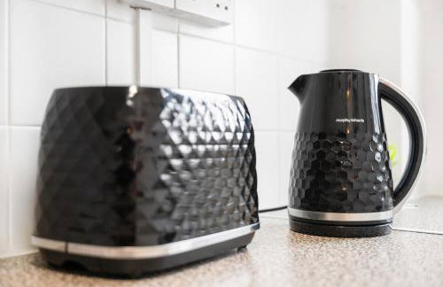 Centrally Located Apt with Parking - Foto 27